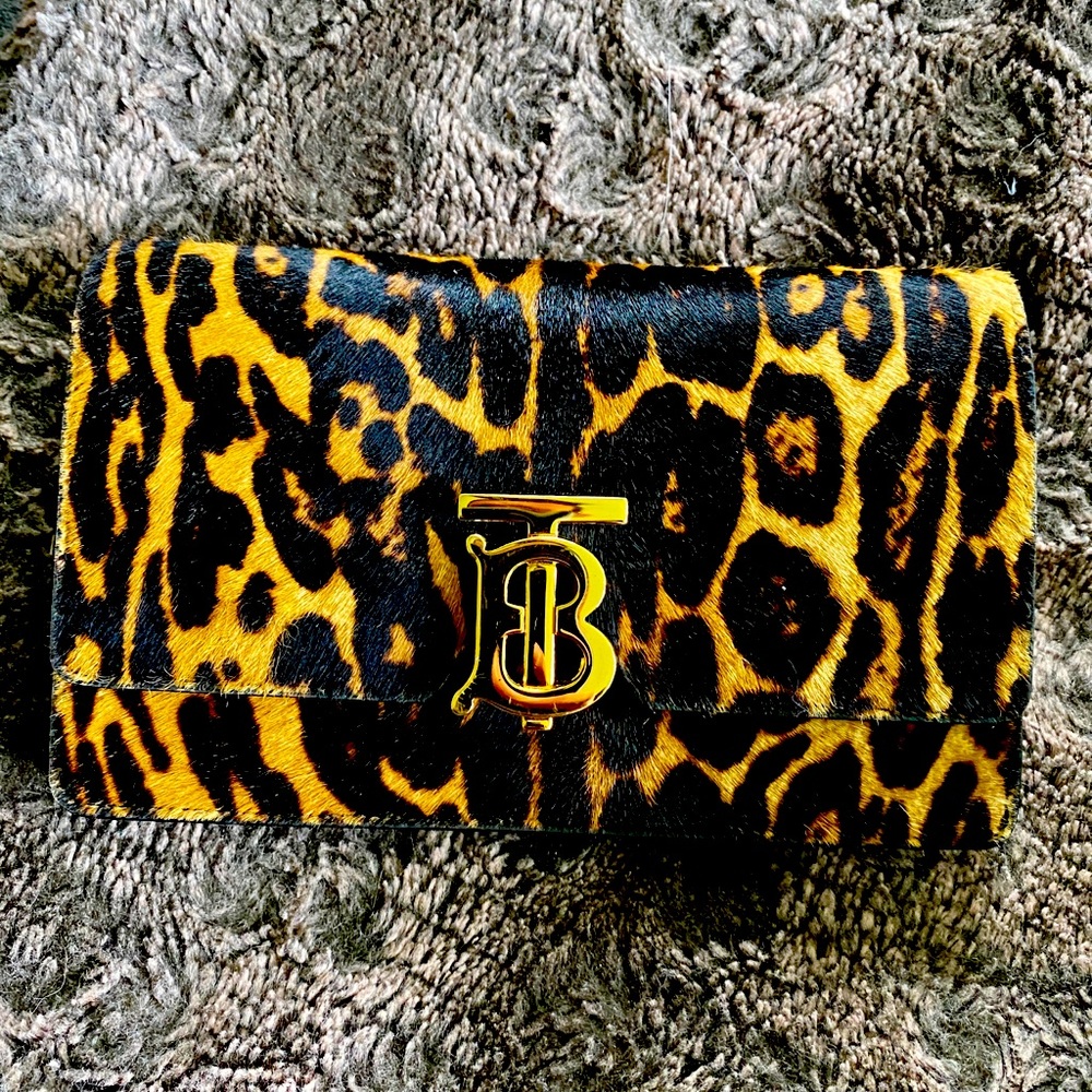 Burberry clutch / shoulder bag